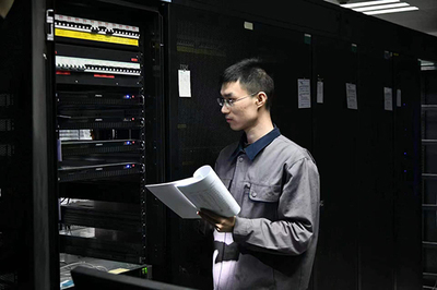 無懼挑戰的網絡安全衛士——記全國五一勞動獎章獲得者王堯的網絡技術研究